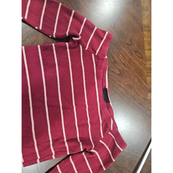 Rue21 Y2K Ribbed Bell Sleeve Crop Top XS Red Striped Long Sleeve - Picture 3 of 6